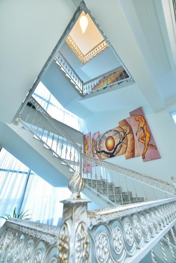 Altunyan Hotel 耶烈万 外观 照片