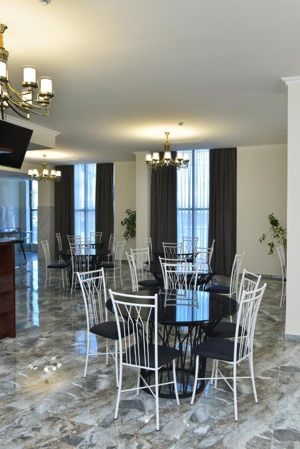 Altunyan Hotel 耶烈万 外观 照片