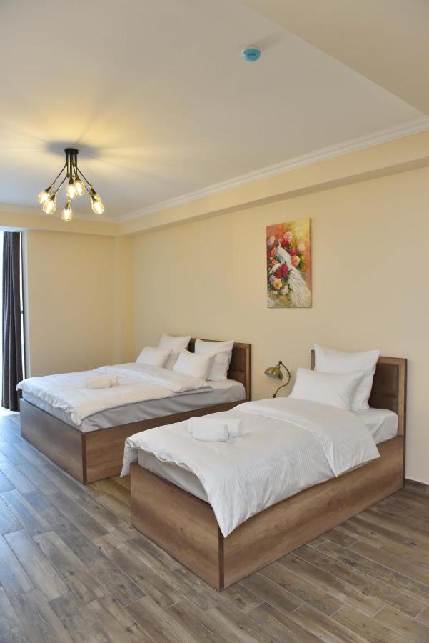 Altunyan Hotel 耶烈万 外观 照片