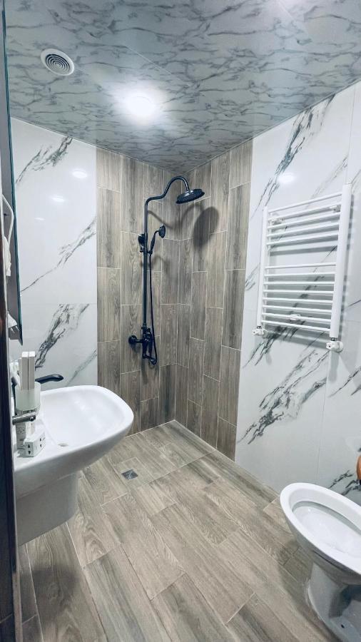 Altunyan Hotel 耶烈万 外观 照片