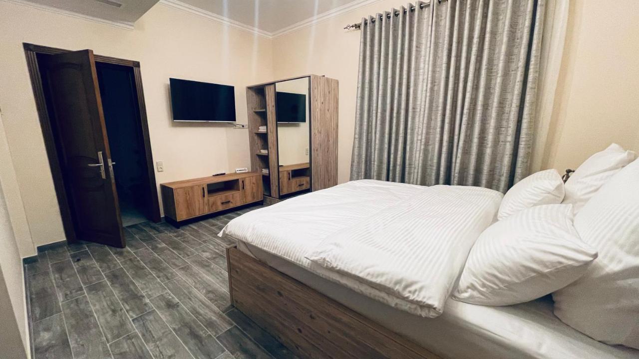 Altunyan Hotel 耶烈万 外观 照片